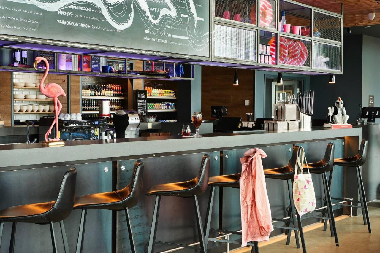 Moxy Edinburgh Airport Hotel Ingliston Ngoại thất bức ảnh
