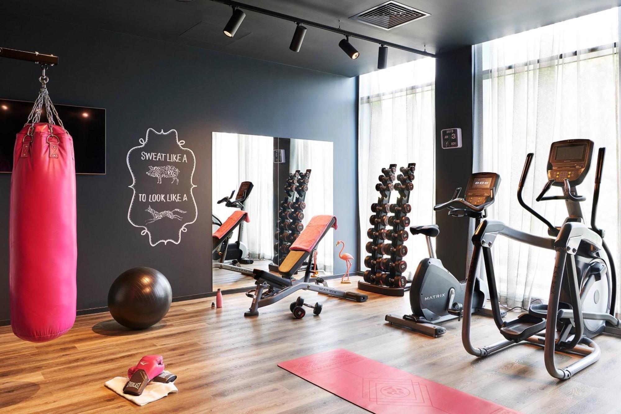 Moxy Edinburgh Airport Hotel Ingliston Ngoại thất bức ảnh