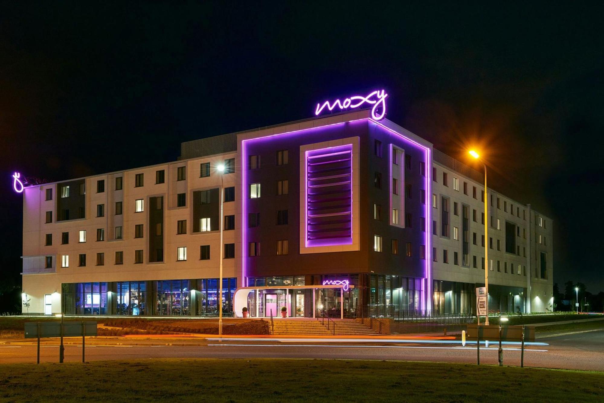 Moxy Edinburgh Airport Hotel Ingliston Ngoại thất bức ảnh