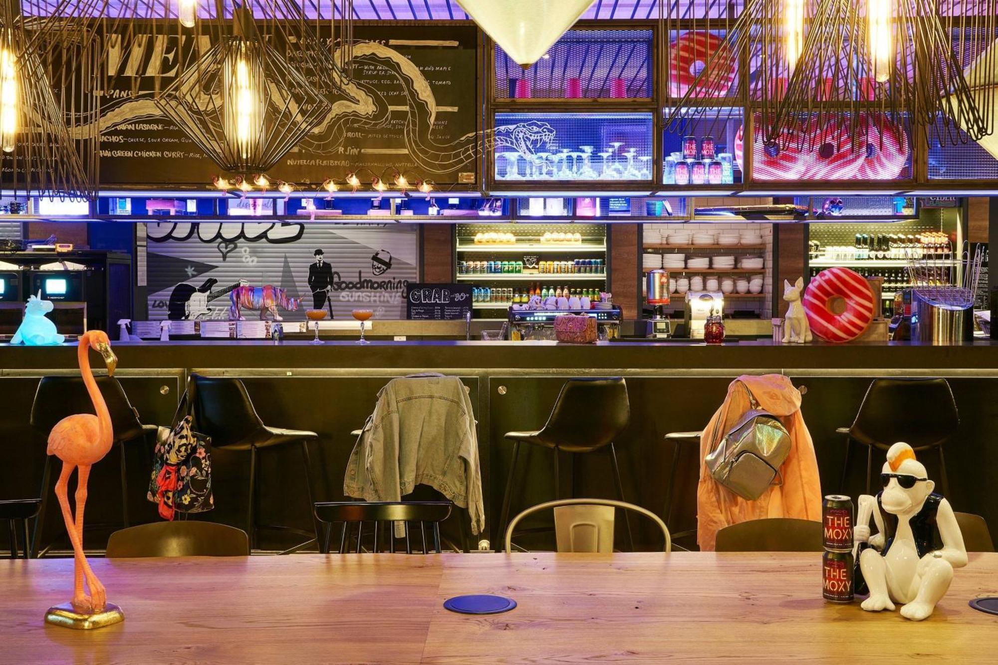 Moxy Edinburgh Airport Hotel Ingliston Ngoại thất bức ảnh