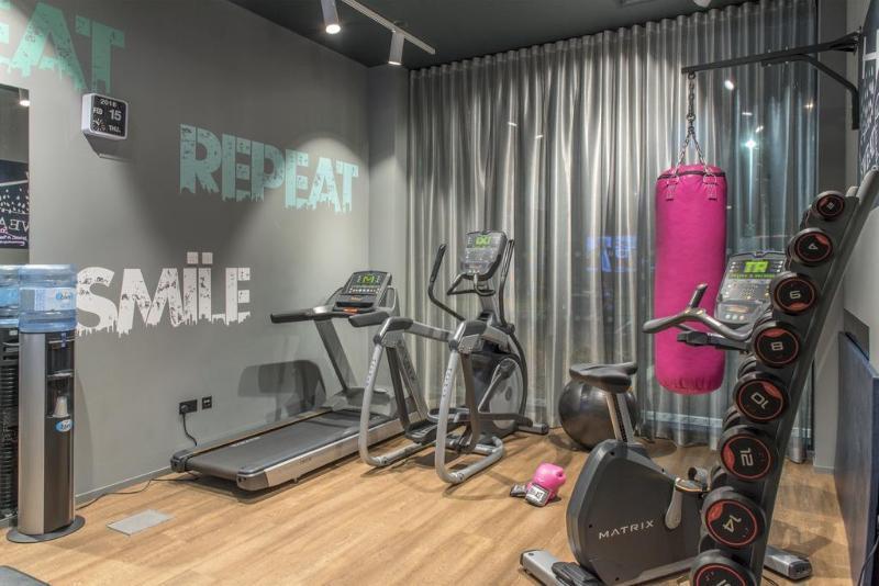 Moxy Edinburgh Airport Hotel Ingliston Ngoại thất bức ảnh